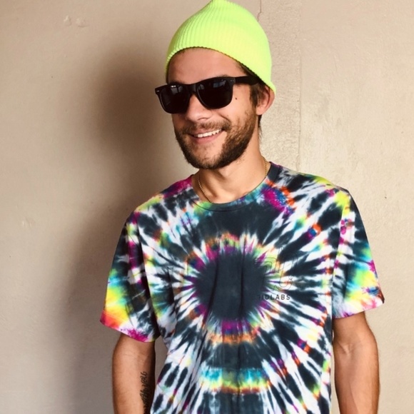 ❄️ RESTOCK 🚨 Neon Green Ribbed Beanie - Picture 3 of 6